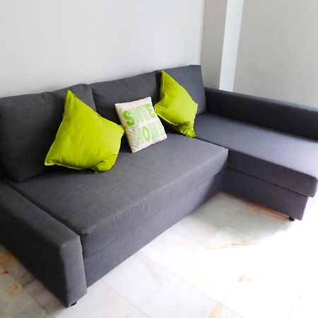Apartamentos Centro Picasso Малага Экстерьер фото