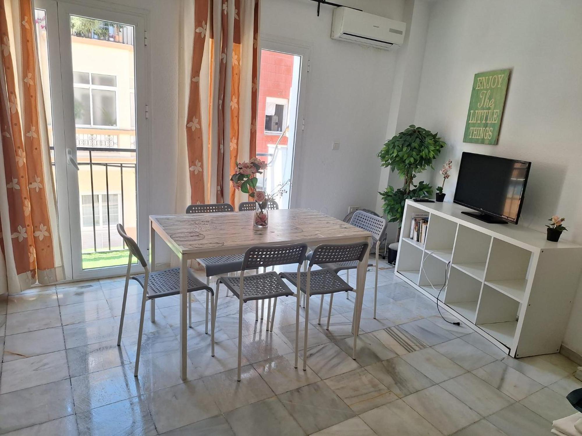 Apartamentos Centro Picasso Малага Экстерьер фото