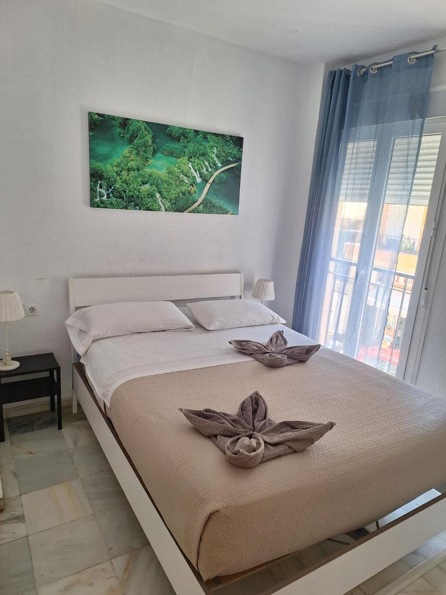 Apartamentos Centro Picasso Малага Экстерьер фото